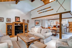 Ridgepoint Townhome 118 by East West Hospitality Beaver Creek